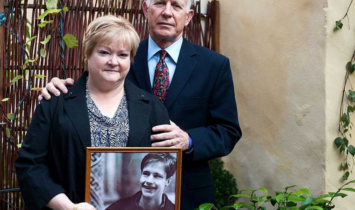 Kaotasid poja: Matthew vanemad Judy ja Dennis Shepard on otsustanud vaikimise asemel rääkida. Foto on tehtud septembris Tallinna vanalinnas.