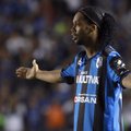 VIDEO: Mehhiko liigas debüteerinud Ronaldinho ebaõnnestus penalti löömisel täielikult