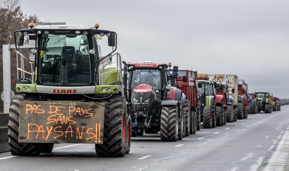 Põllumeeste protest Prantsusmaa kiirteel.