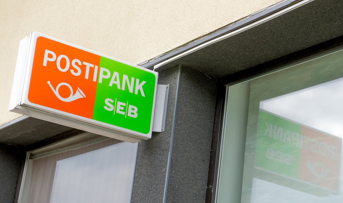 Mõne postkontori panka külastab kuu jooksul vaid mõni üksik tehinguid tegev klient, ent kuna postkontorite võrgustik peab üle Eesti niikuinii säilima, näib selle laialdasem ühendamine pangaga tõenäoline. 