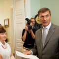 DELFI VIDEO JA FOTOD: Peaminister tegi huvilistele Stenbocki majas ekskursiooni