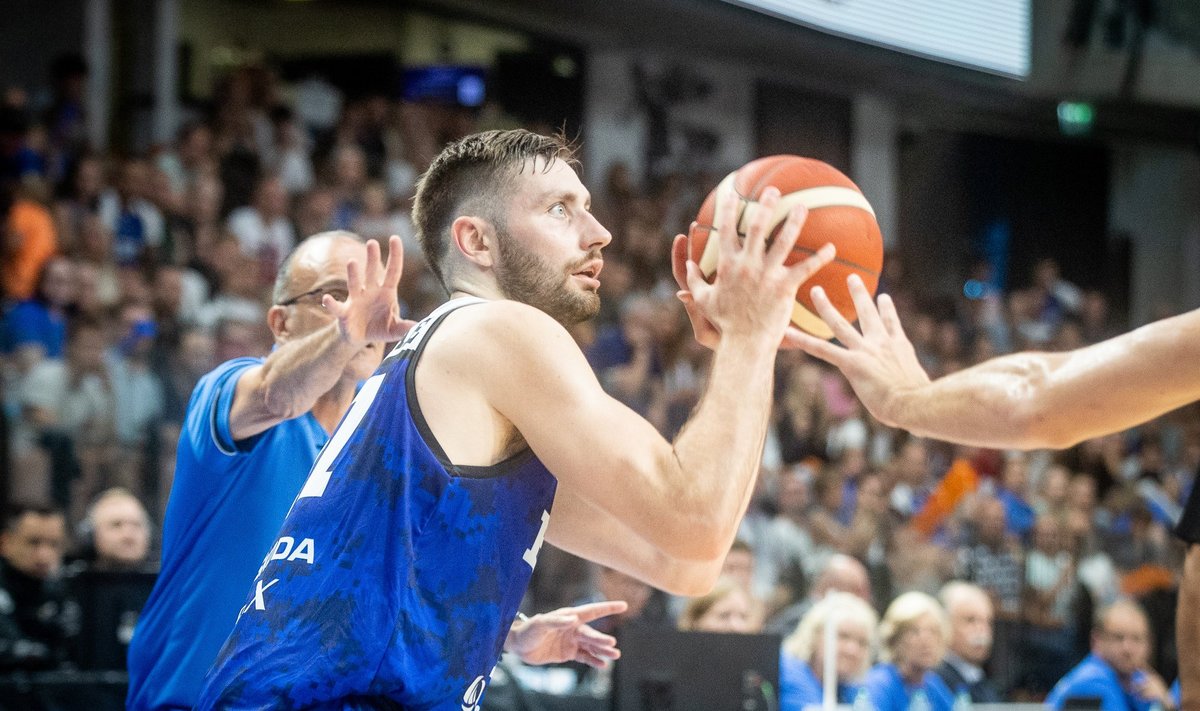 Kristian Kullamäe (palliga).