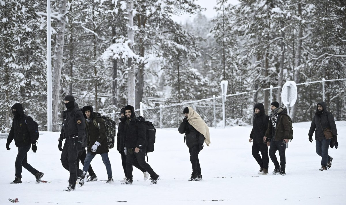 Migrandid saabuvad Soome. Foto on tehtud paari nädala eest, kui piiripunktid olid veel avatud.