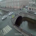 Страшное ДТП в центре Петербурга: машина вылетела на тротуар и сбила иностранца