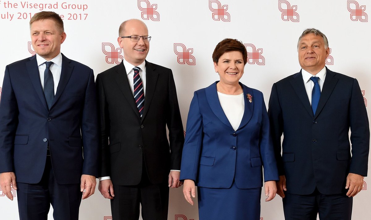 Visegradi riikide peaministrid. Paremalt: Robert Fico, Bohuslav Sobotka, Beata Szydlo ja Viktor Orban 