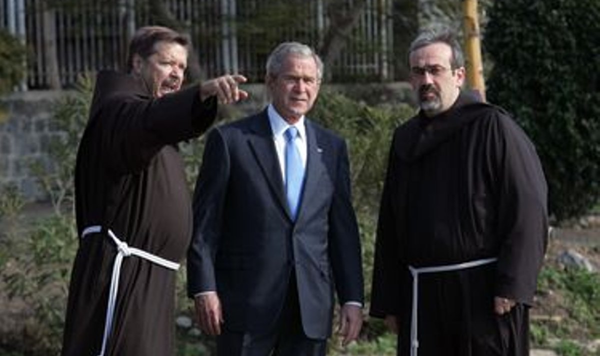 George W. Bush koos frantsiskaani munkadega