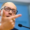 Яценюк предложил уволить всех судей страны