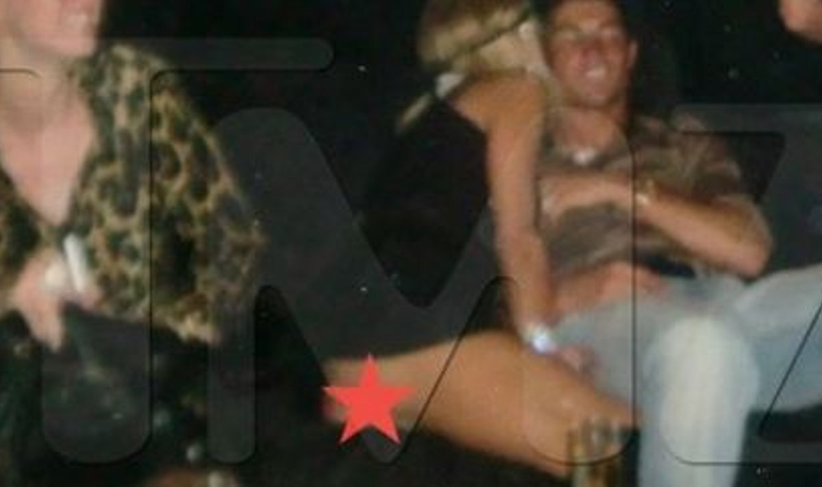 Paris Hilton Ronaldole mesijuttu ajamas
