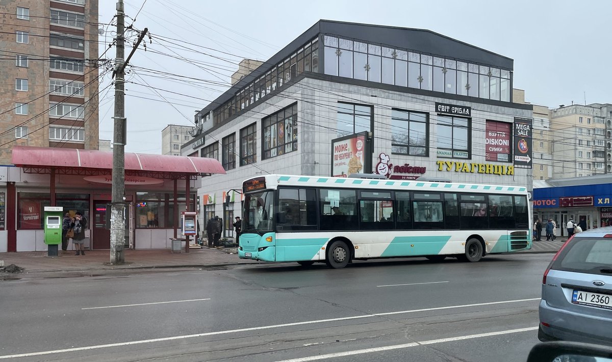 Tallinna busse näeb Žõtomõri linnatänavail usinalt sõitmas ja inimesi vedamas.