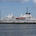 DELFI FOTOD: Tallinnat külastas kruiisilaev, mille pardal Sandra Bullock tuuseldas Willem Dafoed