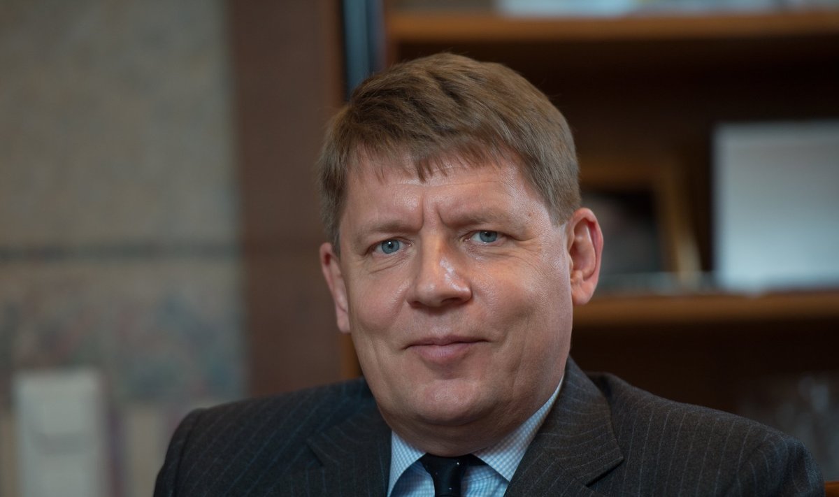 Mõjukal ettevõtjal Toomas Lumanil on Eesti otsustajate isiklikud telefoninumbrid ja ta helistab peaministrile alati otse - et saaks rääkida nii, nagu asjad on, ilma poliitkorrektsuseta.