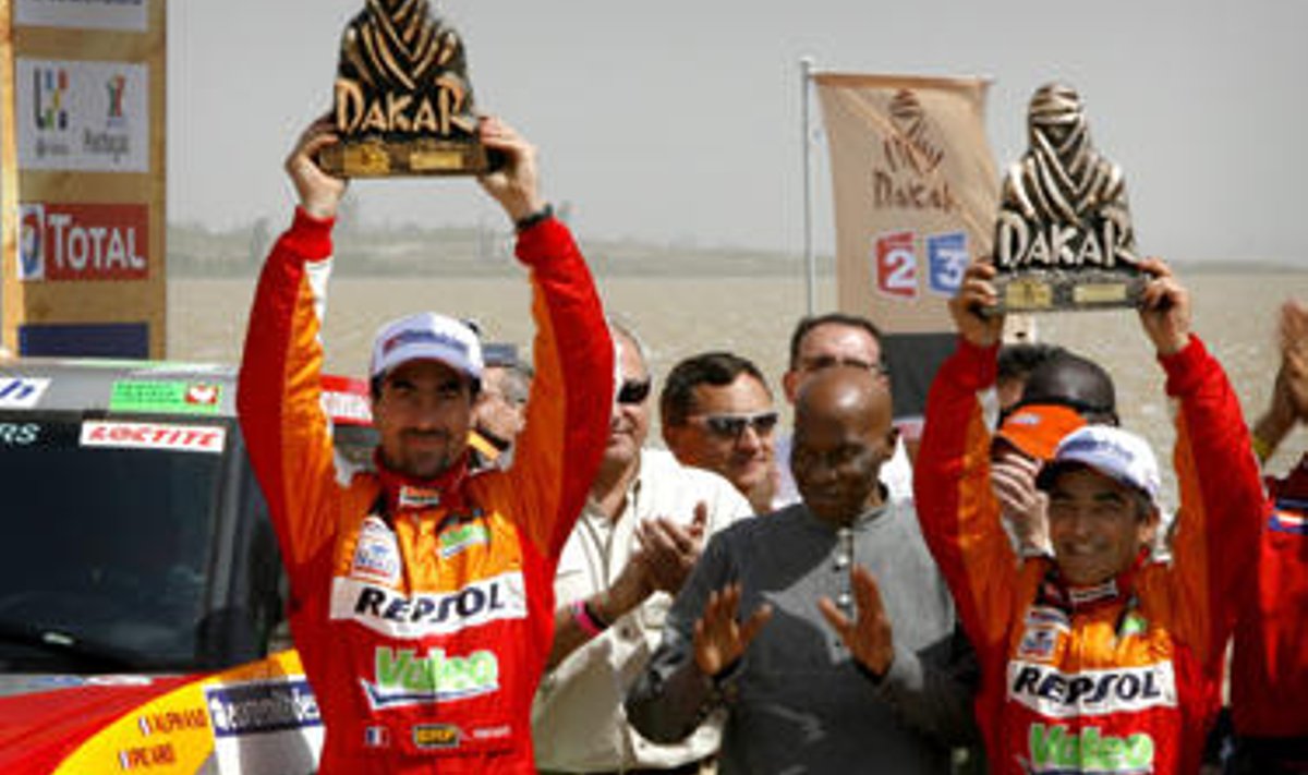 Dakari 2006. aasta ralli vÃµitjad Luc Alphand ja Gilles Picard (Mitsubishi).