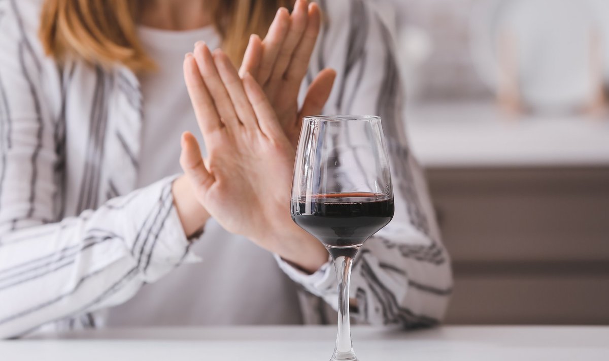 Ainuüksi üheks kuuks alkoholist loobumine on kasulik, sest lisaks tervisenäitajate paranemisele suureneb enamasti ka inimese energiatase ka seeläbi elukvaliteet ja enese rahulolu.