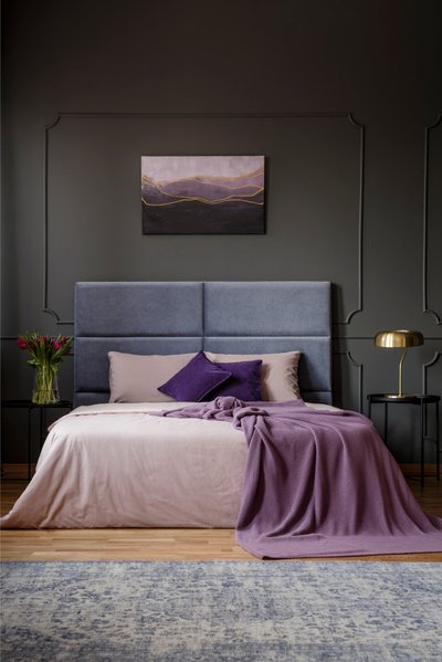 Magamistubade sisustuses on jätkuvalt populaarsed suured voodipeatsid, mis hetkega toale elegantsi lisavad.