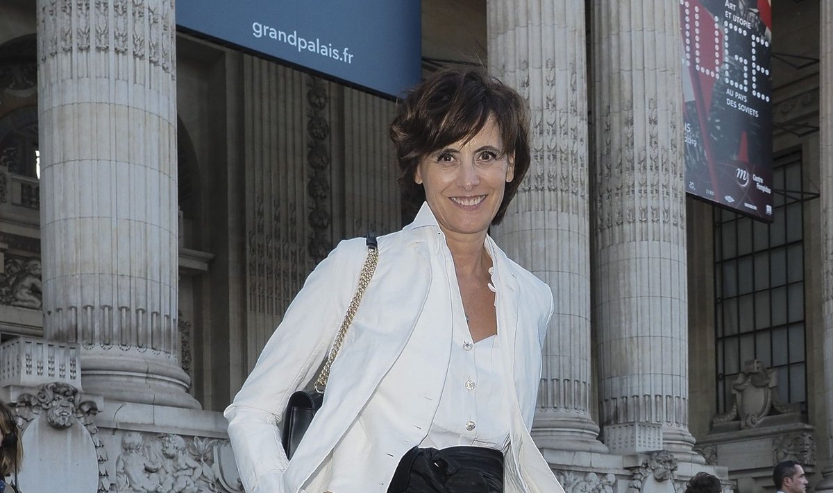 Spontaansuse ja vaba hoiakuga elegantsi segu, hoolitsetud väljanägemine, ilma et see paistaks eesmärk omaette olevat – nii annab endine tippmodell Inès de La Fressange stiilieeskuju edasi nagu ei keegi teine.