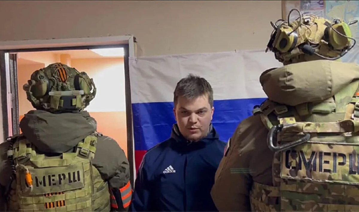 MÕRTSUKATE TAGASITULEK: Sotsiaalmeedia võrgustikus Telegram levival fotol on näha Vene sõdurid, seljal SMERŠi kirjad.