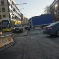 VIDEO | Tallinna kesklinnas põrkasid kaks autot kokku. Tartu maanteel on liiklus häiritud