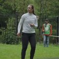 DELFI VIDEO | Juhtub ka parimatel: Kristin Tattar lennutas EM-il ketta üle Lauluväljaku aia