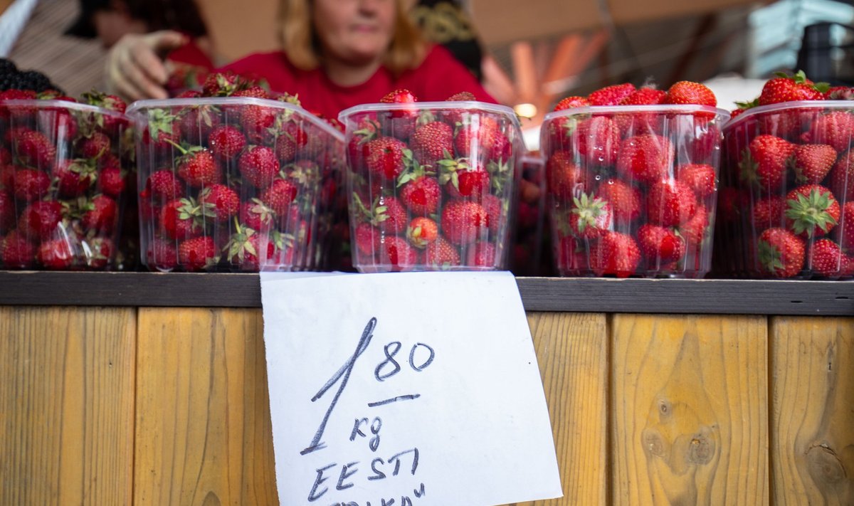 Maasikad Balti jaama turul.