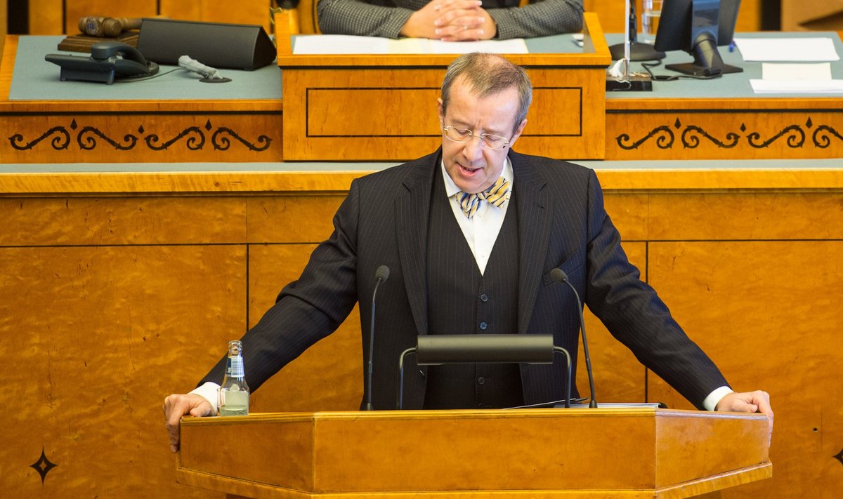 President Ilves annab Riigikogus üle Rahvakogu ettepanekud