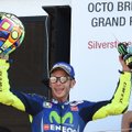 Valentino Rossi lasti päev pärast operatsiooni haiglast välja