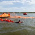 На озере Юлемисте проходят учения Спасательного департамента