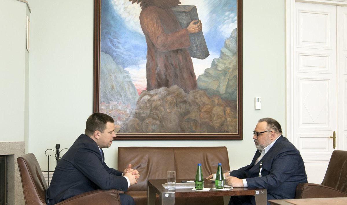 Maalehe ajakirjanik Argo Ideon intervjueerib peaminister Jüri Ratast, märts 2019.