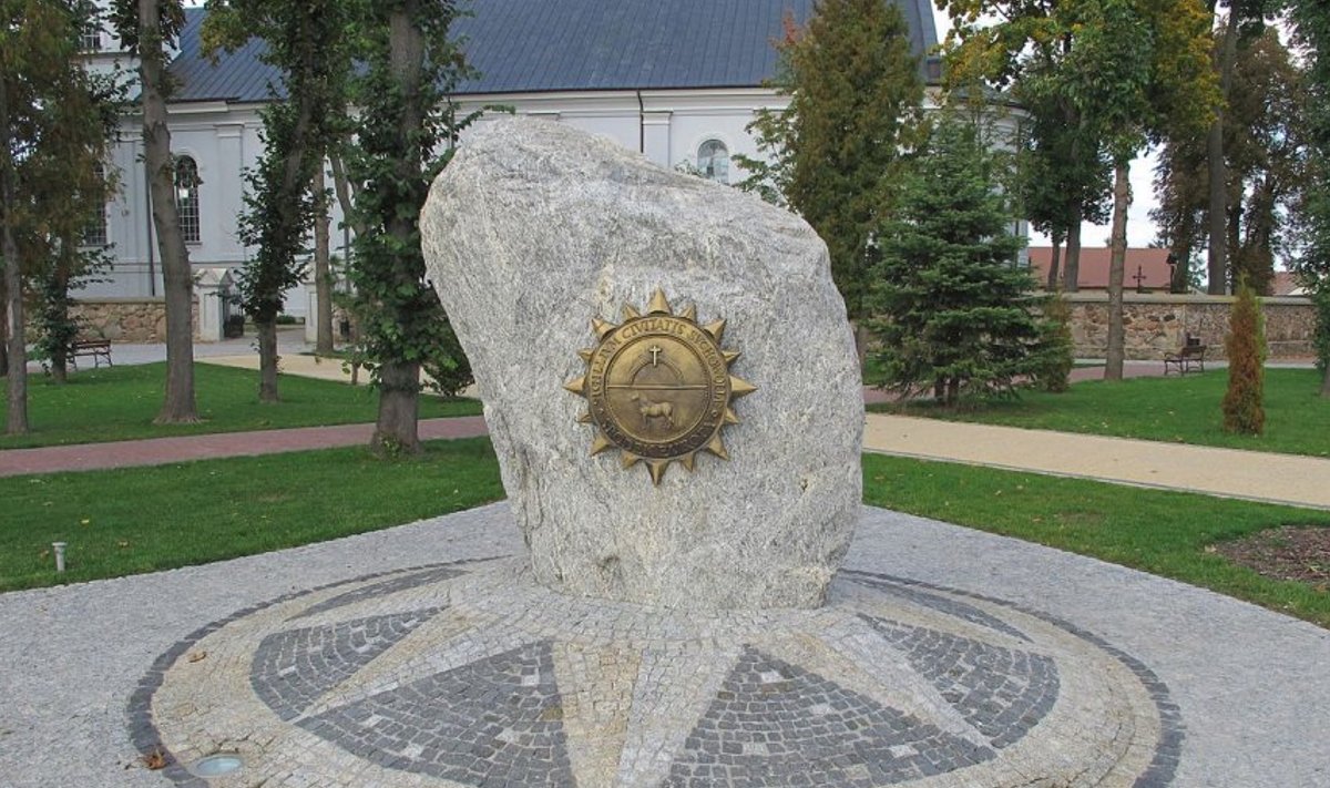 Suchowola monument Euroopa keskpunktile Poolas.