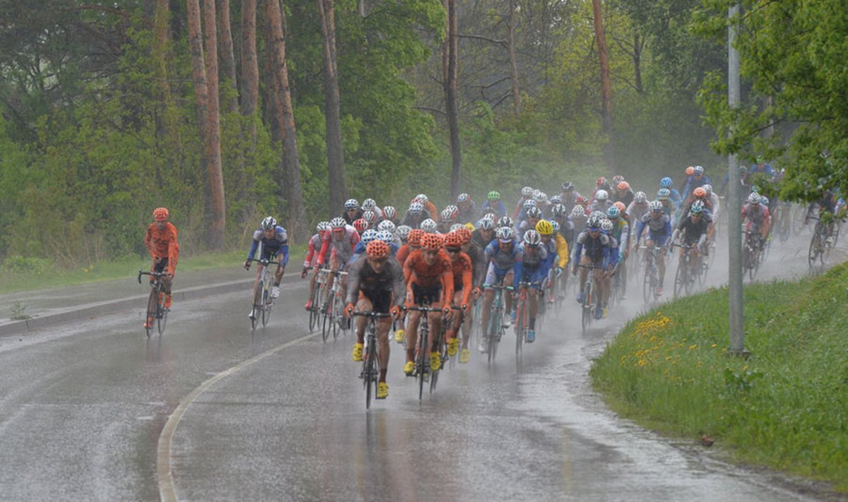 Paar nädalat tagasi toimunud Eestimaa velotuuri esimesel etapil Viimsis sadas kõvasti vihma – kas kodustel meistrivõistlustel kimbutab rattureid tuul?