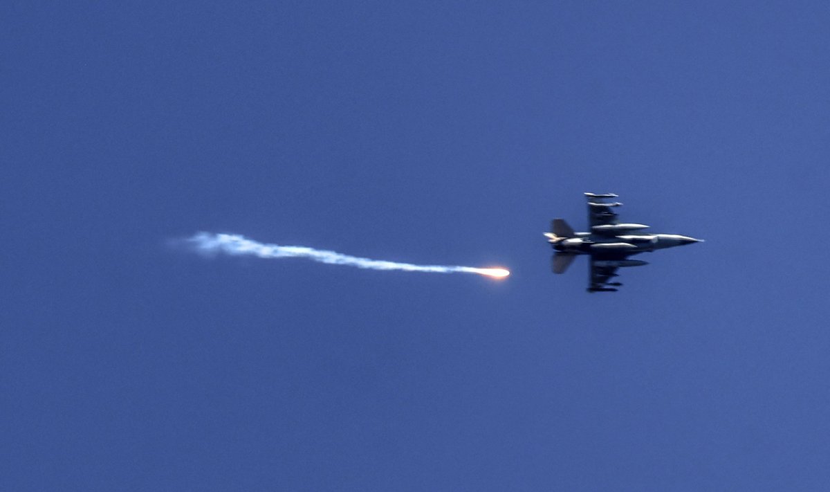 Iisraeli sõjalennuk2 16. mail Liibanoni kohal. Foto on illustreeriva tähendusega.