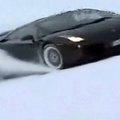 VIDEO: Lamborghini kihutas suusamäge mööda üles!
