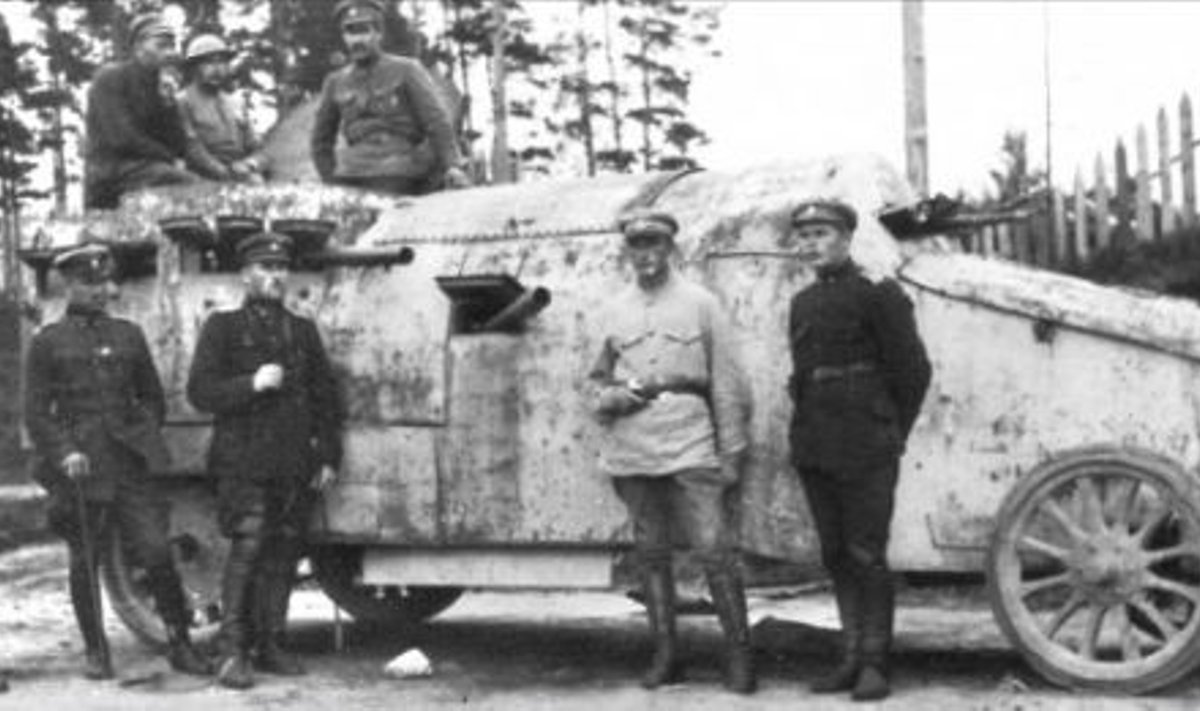 Soomusauto Vanapagan läbisõidul Volmarist (Valmierast) Landeswehri sõjas. 21. juuni 1919.