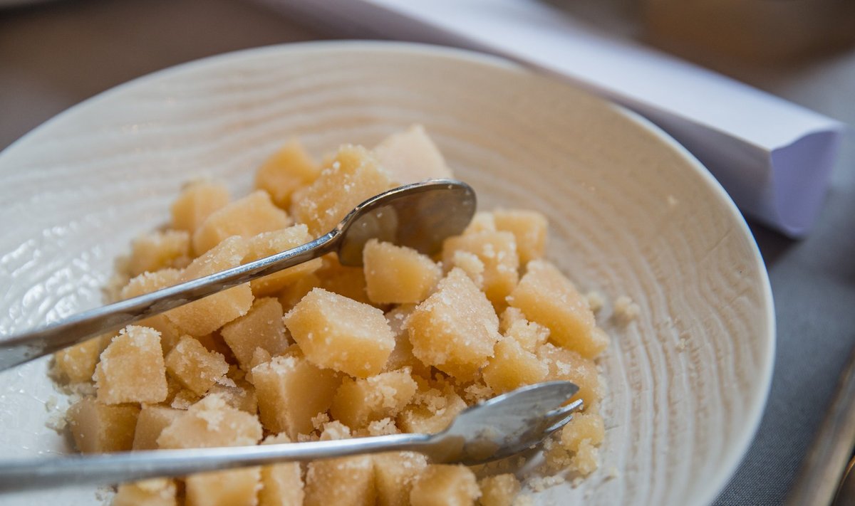 Vanausuliste keedusuhkrut peetakse tervislikumaks kui tavalist suhkrut.
