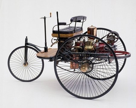 Insener Carl (Karl) Friedrich Benzi kolmerattaline bensiinimootoriga sõiduk.