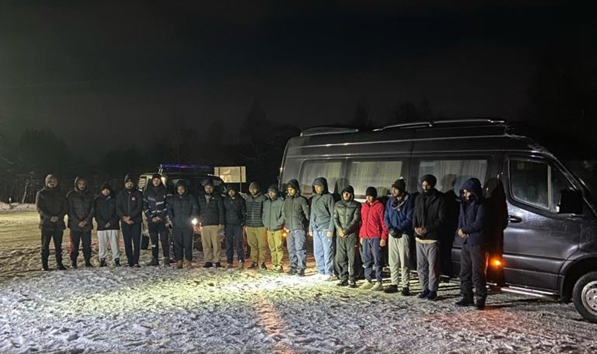 Две группы иностранцев задержали российские пограничники в Печорском районе