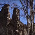 ВИДЕО: От уникальной мызы Уугла остались лишь руины