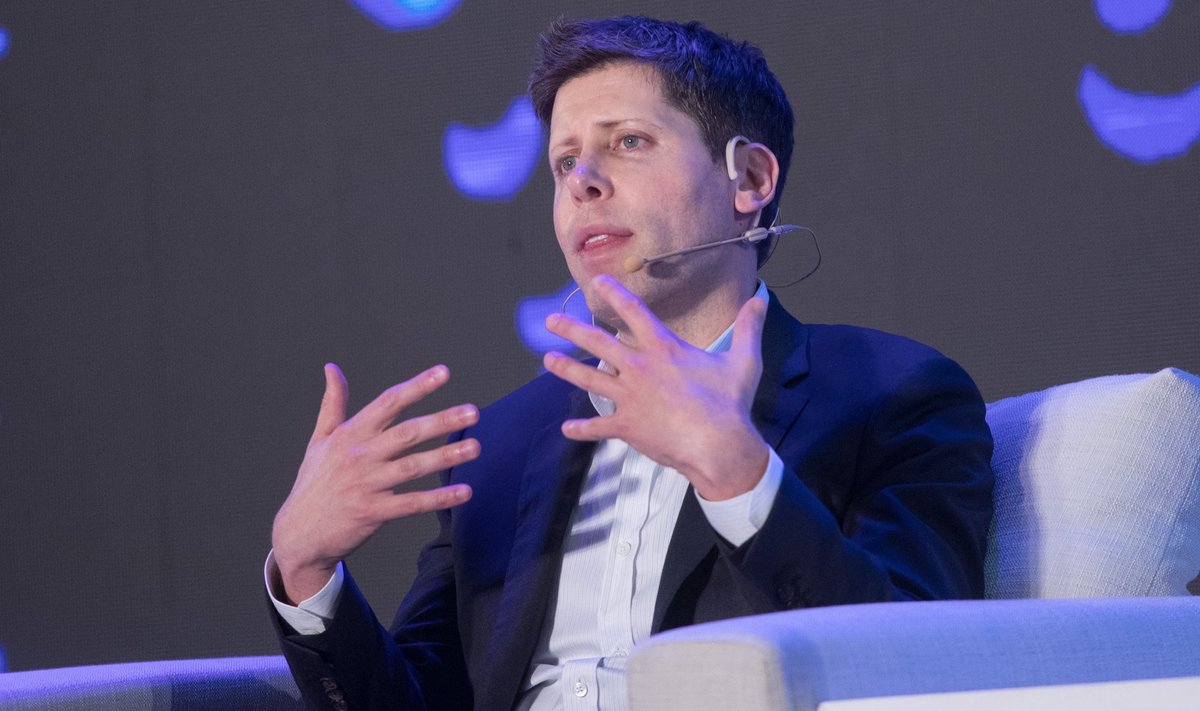 Sam Altman postitas nädalavahetusel ka pildi, kuidas külastas „külalisena“ OpenAI kontorit, mis tekitas küsimuse, kas endine tegevjuht on firmasse naasmas. Ka investorid survestasid Altmani ning Brockmani tööle tagasi võtma, kuid läbirääkimised nurjusid ning mõlemad alustavad tänase seisuga tööd Microsofti AI meeskonnas.