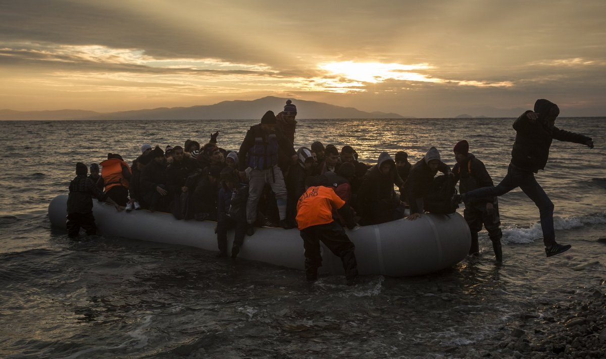 Pagulased jõudmas Kreeka rannikule 3. jaanuaril