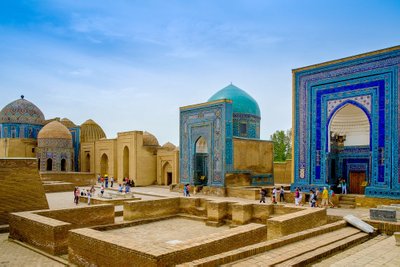 33 mausoleumist koosnev kompleks moodustab Samarkandis omalaadse nekropoli.