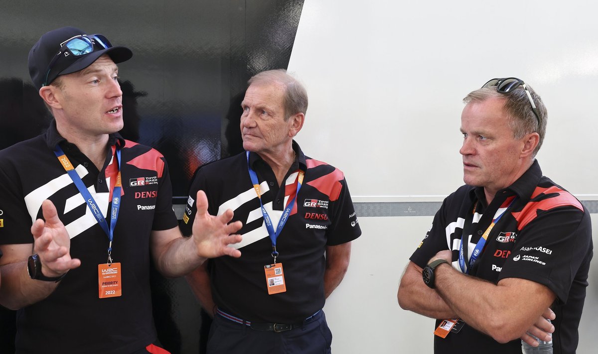 Toyota praegune tiimi pealik Jari-Matti Latvala (vasakul) ja endine boss Tommi Mäkinen (paremal)