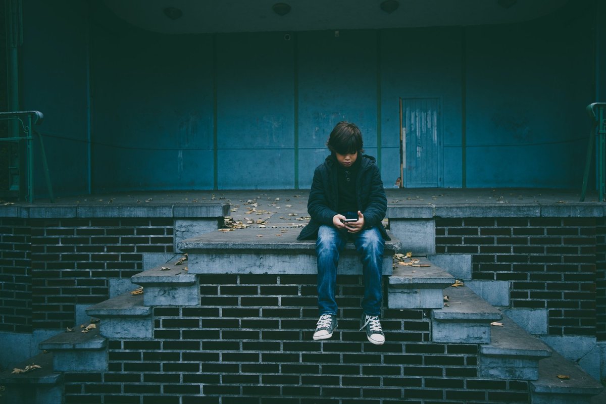Cercetătorii au descoperit o legătură între utilizarea smartphone-ului de către adolescenți și problemele de sănătate mintală
