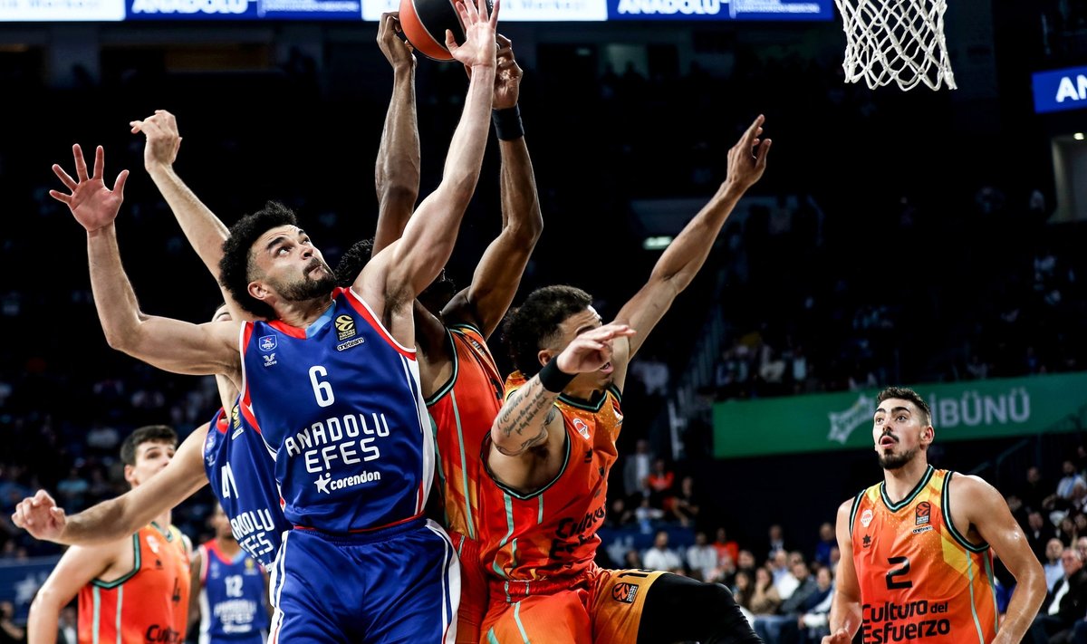 anadolu Efes mängus Valenciaga