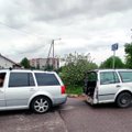ФОТО | Полторы машины: в Нарве полиция заметила странный прицеп у автомобиля