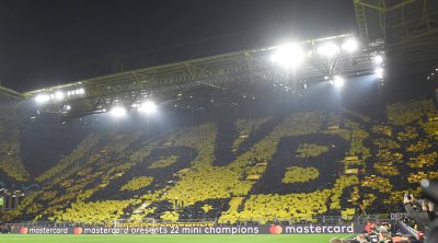 Dortmundi Borussia "kollane sein" staadioni seisukohtadel.