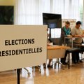 Во Франции открылись участки для голосования во втором туре выборов президента