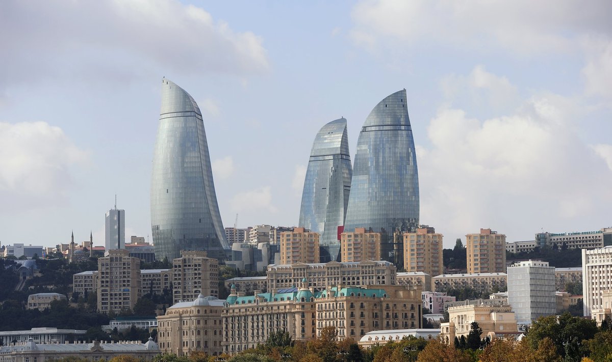 Bakuu linnapilt pole nii suurejooneline kui mõnedes Pärsia lahe äärsetes naftariikides, kuid siiski muljetavaldav.