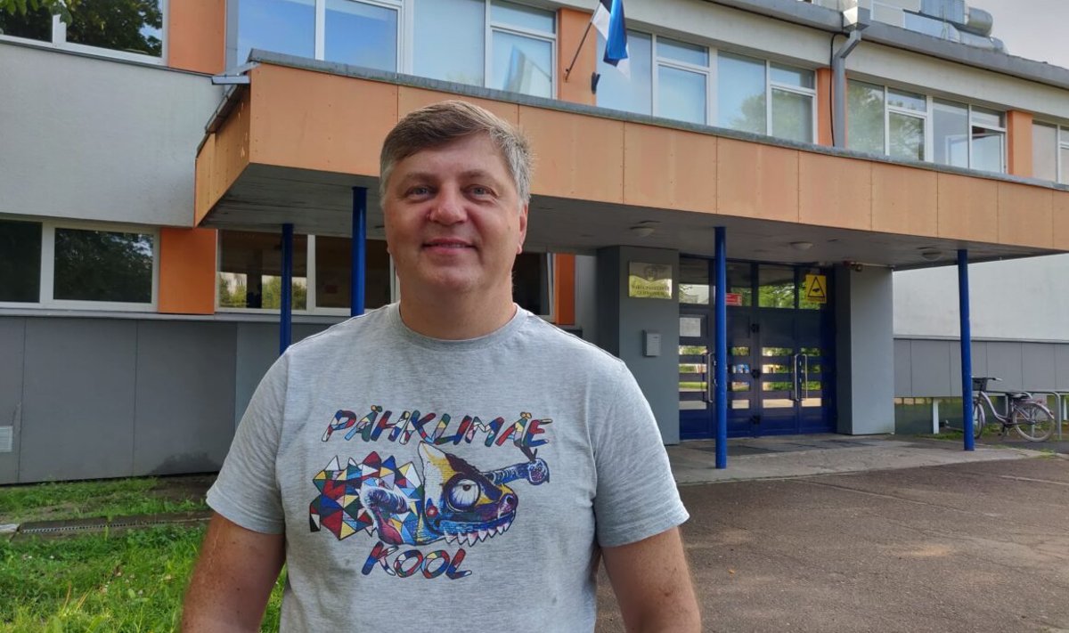 Вячеслав Коновалов, покидая Пяхклимяэскую школу, говорит, что за 5 лет ему удалось сделать многое, что видно в частности по тому, что треть нарвских первоклашек в этом году выбрало ее. 