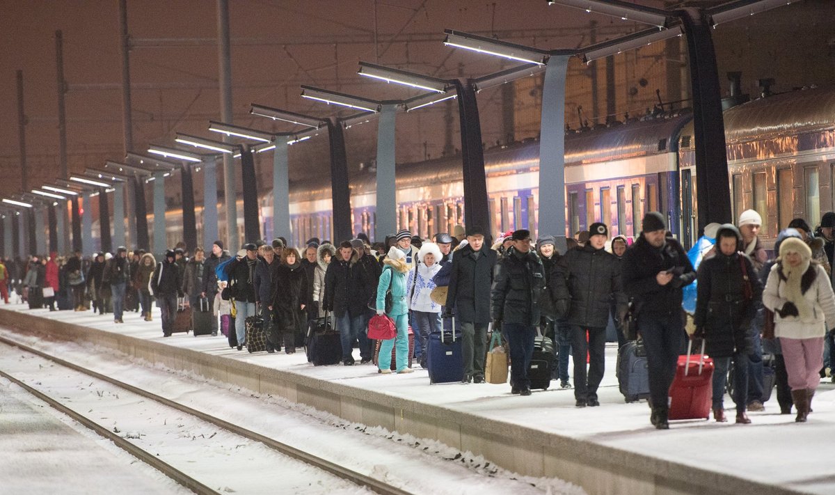 Hommikune Moskva rong ja Balt jaam-56