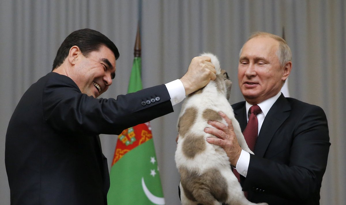 Türkmenistani president Gurbanguly Berdimuhamedov kinkis Venemaa presidendile Vladimir Putinile sünnipäevaks koerakutsika