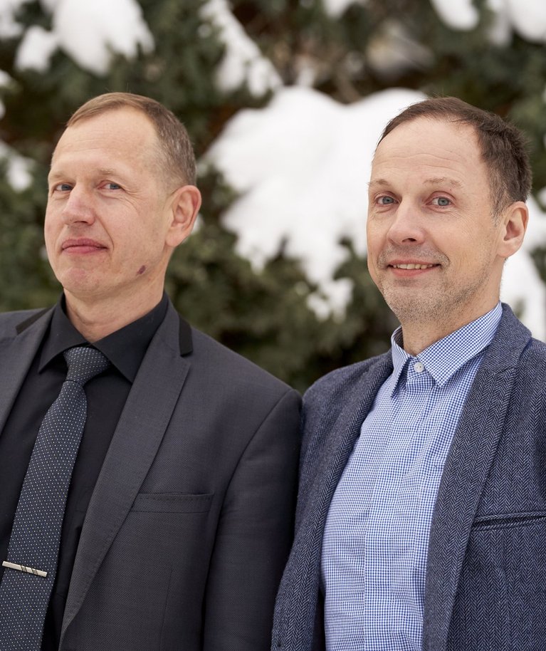 Metsade süsinikuringe kohta on sõna võtnud erinevate alade teadlased. Selles loos räägivad kogu karjääri vältel metsade süsinikuringet uurinud Veiko Uri ning Allan Sims, kes on sügavuti tegelenud metsa inventeermisega.